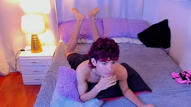santy-kitty (M twink) - cum show