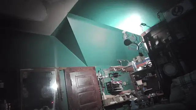 charactrzero (Ask my age) - get naked stay naked