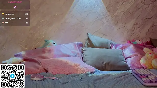 Aurora_Bennet webcam