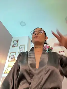 lauraraider - LauraRaider's free webcam - UK Sex Cams