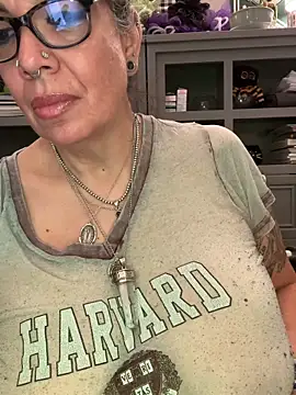 dieseldame1313 webcam