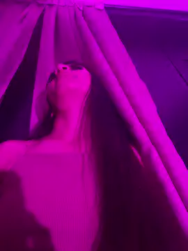 Lauraaa_pink18 webcam