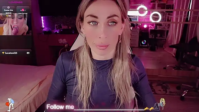AnnieGOld_ webcam