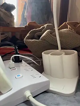 daaqnn (F milf) - 进直播间达到100币就私送胸部照片。达到三百就送阴部照，达到600就送喷水视频