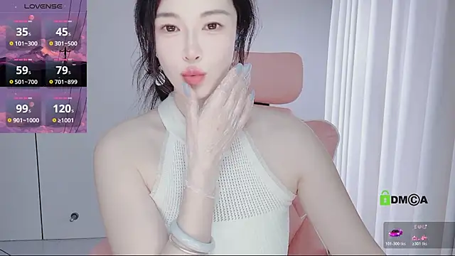 美女YunShan-33在线直播