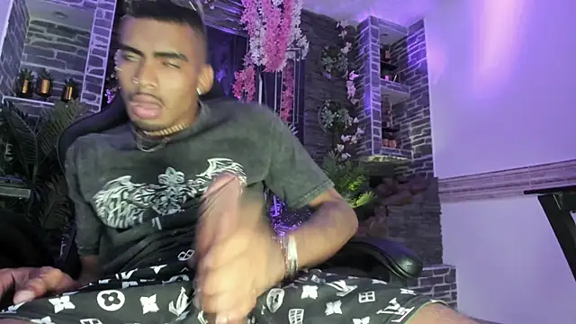 rpoolrboy - Rpoolrboy's free webcam - UK Sex Cams