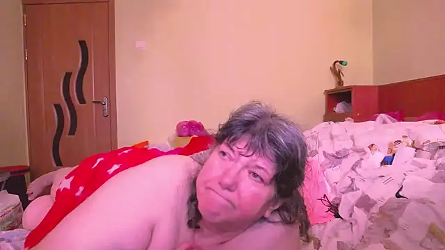 HugeTits live sex cam