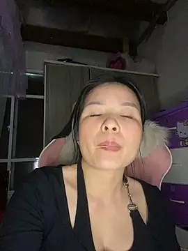 ivy_trix2 - Ivy_Trix2's free webcam - UK Sex Cams