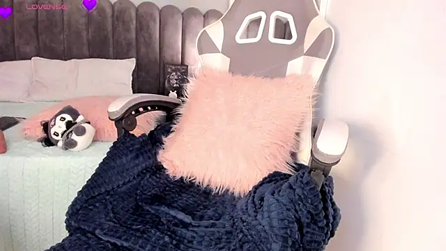 Bella__Peach - Live Cam