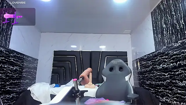 Ladyy_Scarlett webcam