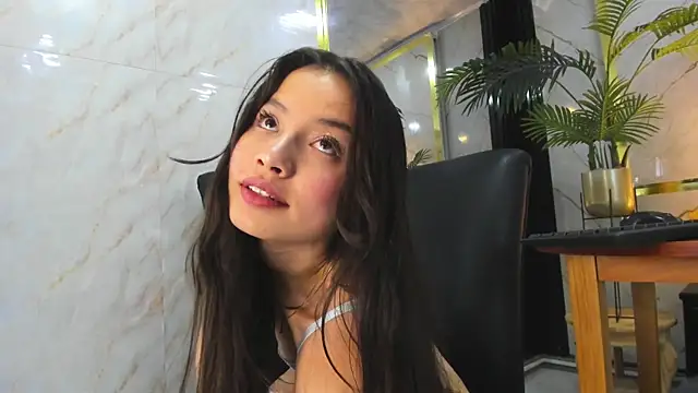 VictoriaKyros webcam