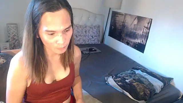 NinaDOM4CUM webcam