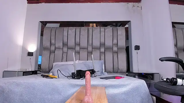 REINA_ADAHARA webcam