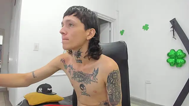 StraightBoy_Nick webcam