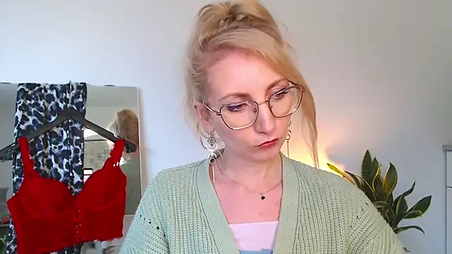 CinderellaMoon webcam