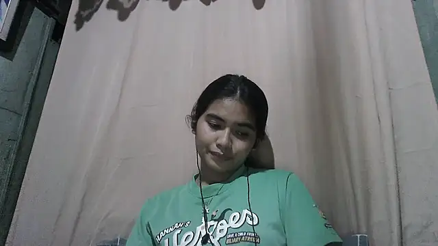 SarinaWhisenton webcam