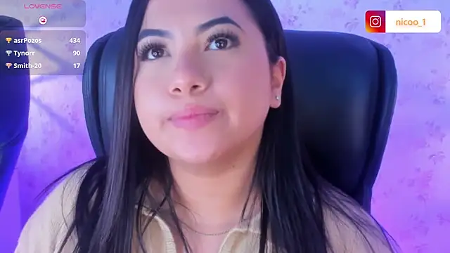 NicolMillerr_ webcam