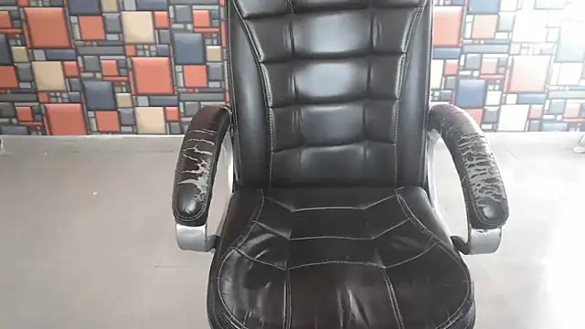 yanshi55 (F young) - Chocolate 🍫 on ASS 🍑💋🫦Lush ctrl