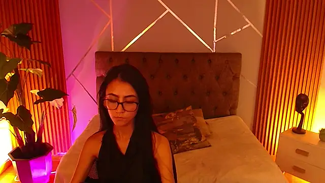 Coralinnee_ webcam