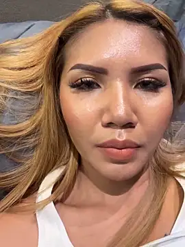 Alittleasiangirl webcam