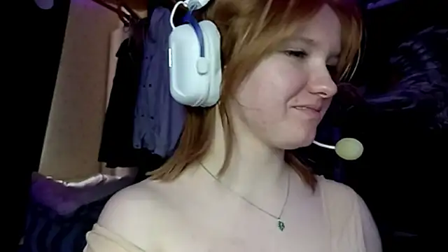 BelladeSimons webcam