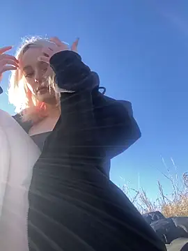 aka_Blonde webcam
