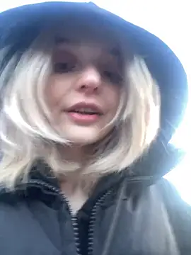 aka_Blonde webcam