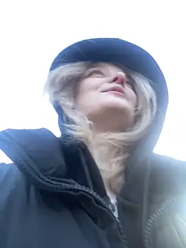 aka_Blonde live sex cam