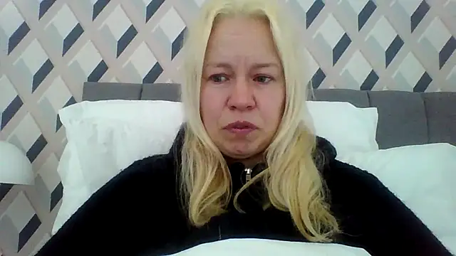jennyblondeuk webcam