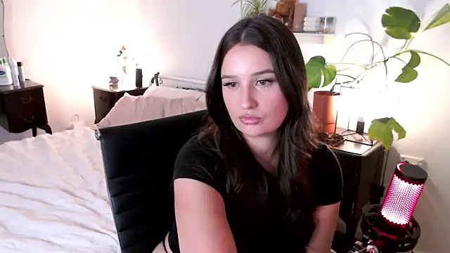Lenas_Room webcam