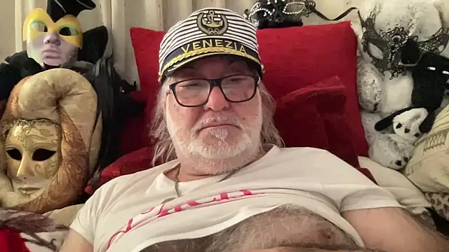 EroticVenetian webcam