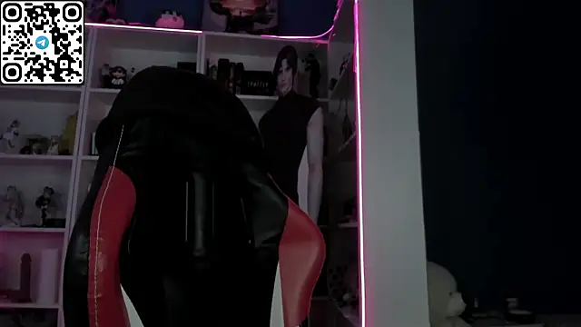 Holy_Mistress_S webcam