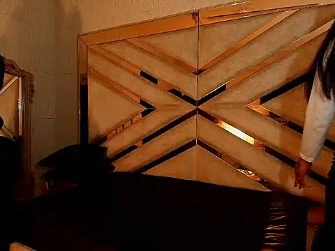 Luna_and_Rose webcam