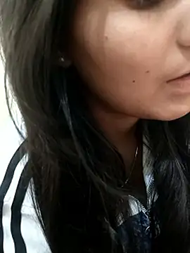 Aaradhna-_hoy webcam