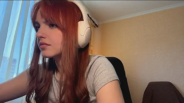 alisaonlyforu webcam