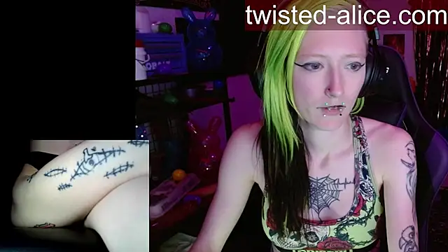 Twisted_Alice webcam