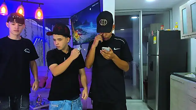 Houseofwarrios webcam