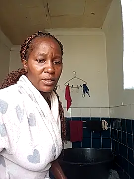 sluttylaura21 webcam