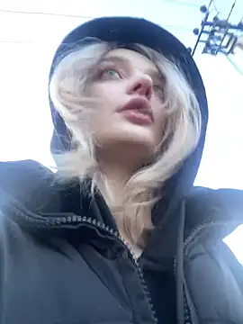 aka_Blonde webcam