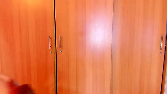 Eloisa_cleavage_ webcam