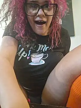 velvetvixen_735 - VelvetVixen_735's free webcam - UK Sex Cams