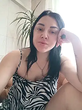 elsie-nora - Elsie-Nora's free webcam - UK Sex Cams