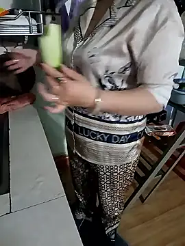 Emily-lonelyy webcam