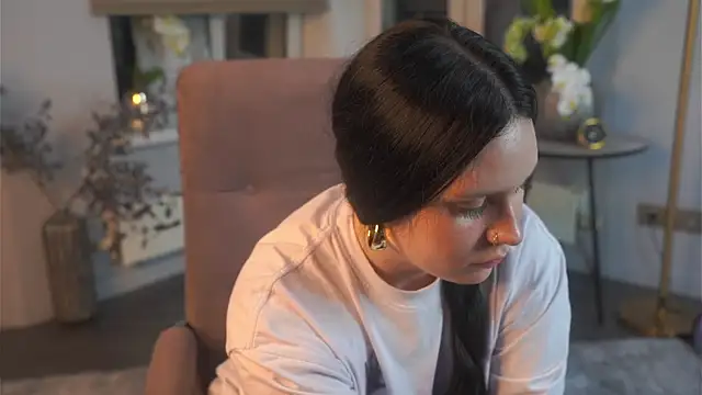 DeloresSaberi webcam