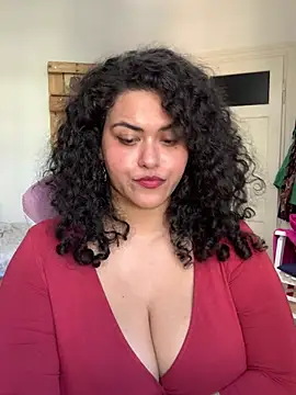 Curvydesifromgermany webcam