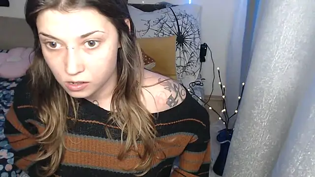 AlienforTwenty webcam