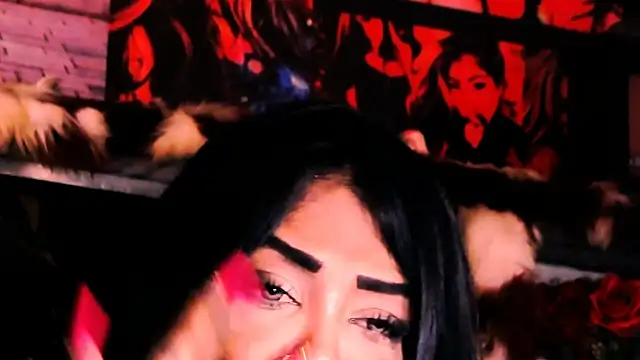 indian_dreamgirl webcam