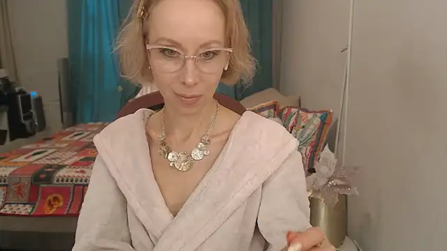 LuxuryNika webcam