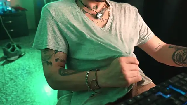 AlphaMasterXxx webcam