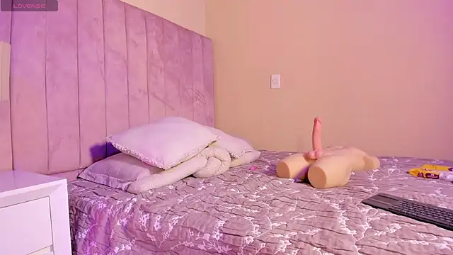 Ashley_Beaomunt webcam